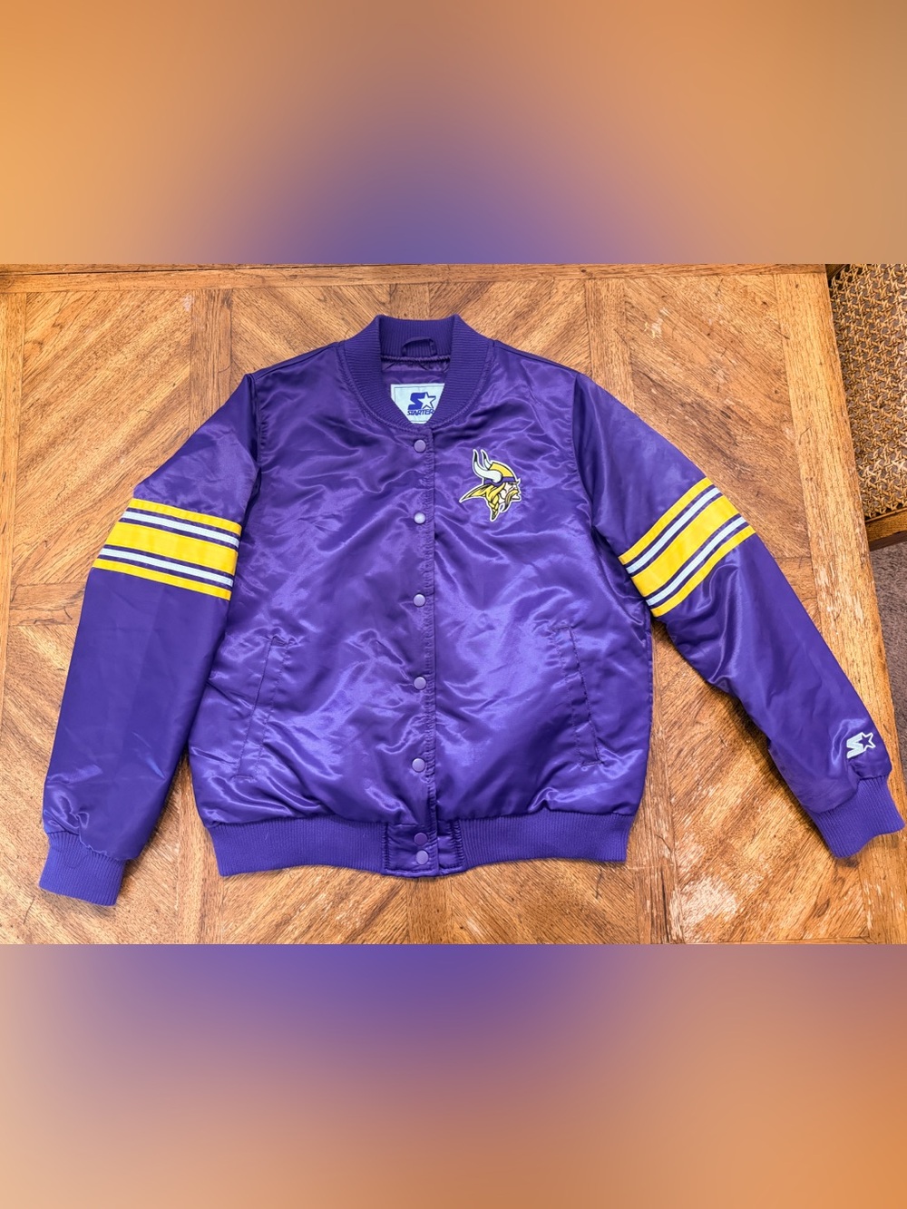 STARTER Purple Satin Vikings Bomber Jacket Women’s Large. Retro re-release